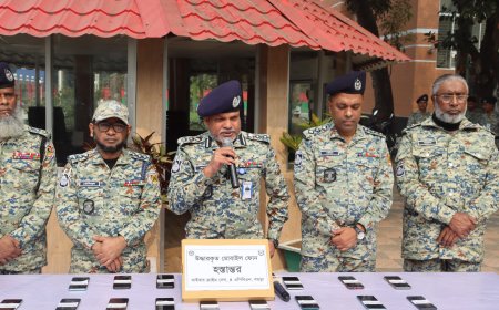 ৪ এপিবিএন, বগুড়ার সাইবার টিম কর্তৃক ৪০টি হারানো মোবাইল উদ্ধার পূর্বক প্রকৃত মালিকের নিকট হস্তান্তর।